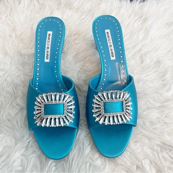 Manolo Blahnik Laalita 50 Embellished Buckle Satin Mule Sandal size 39 - Picture 2 of 12